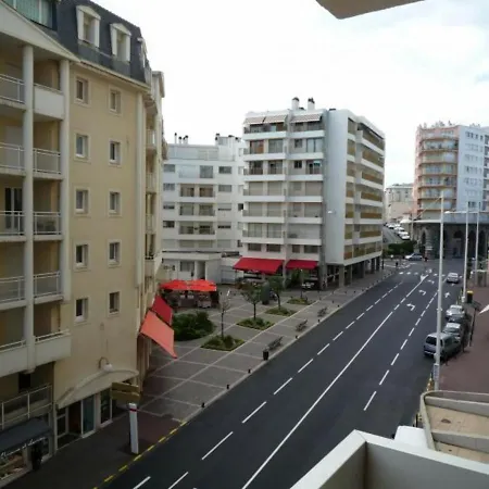 Biarritz, 2 Pieces, 6 Personnes - Fr-1-3-407